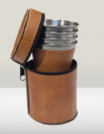 Idei de cadouri - Set 4 pahare din inox in husa imitatie piele-50 ml