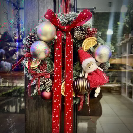 MAGIA CRACIUNULUI - Coronita cu fetita 30cm