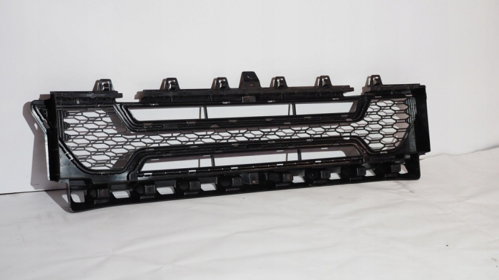 51115A0B678 GRILA M BARA FATA BMW X1 U11 [1]