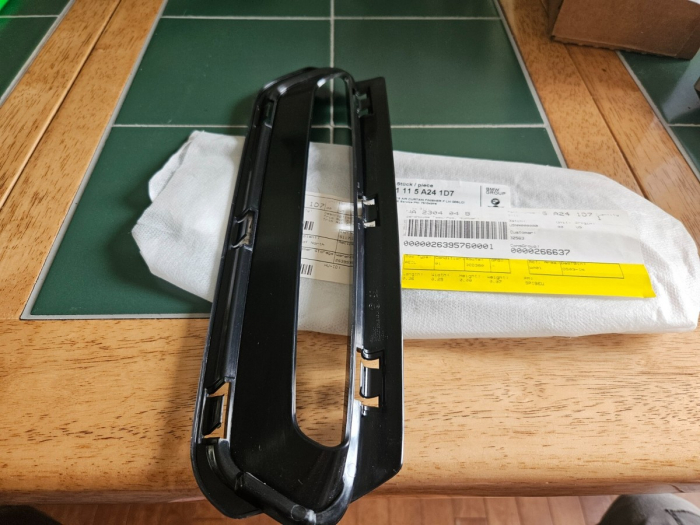 51115A241D7 ORNAMNET STG BARA FATA BMW X5 G05 [1]