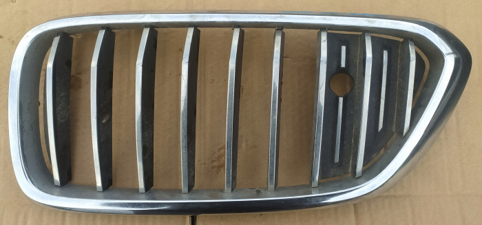 51117415217 GRILA STG NV BMW SERIA 6 G32 [1]