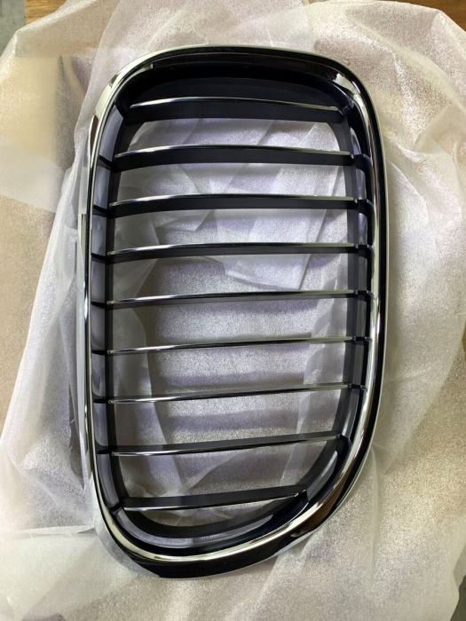 51137295300 GRILA DR RADIATOR - MODEL CU NIGHTVISION BMW SERIA 7 F01 F02 F03 LCI AFTERMARKET [1]
