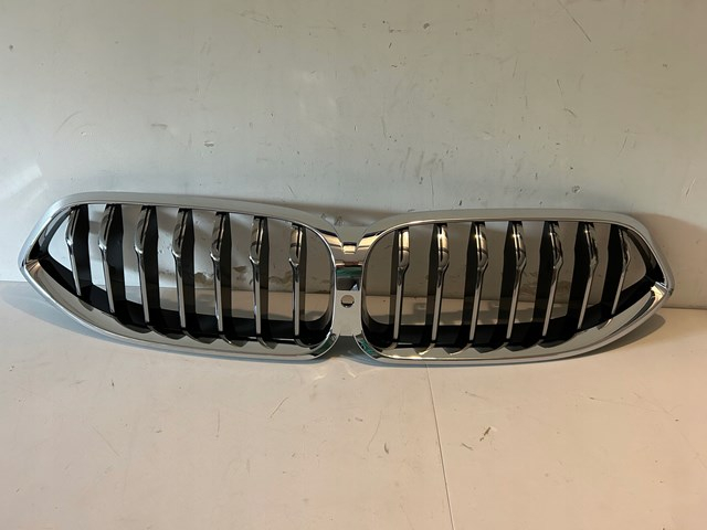 51137449425 GRILA BMW SERIA 8 [1]