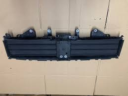 51137455720 DEFLECTOR AER INFERIOR CU CLAPETE BMW SERIA 1 F40 SERIA 2 F44 [1]
