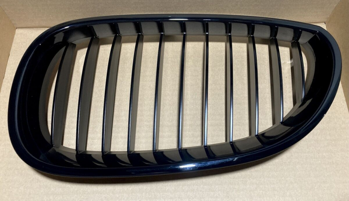 51712155448 GRILA RADIATOR DREAPTA NEAGRU LUCIOS BMW SERIA 5 E60 E61 [1]