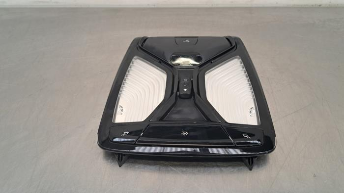 61315B32483 PLAFONIERA centrala, plafon - BMW Seria 3 G20 G21 G28 G80 M3, Seria 4 G22 G26 G82 M4, Seria 5 G30 G31 G38 F90 M5, Seria 6 G32, i4 G26, iX3 G08, X3 G01 G08 F97 M, X4 G02 F98 M, X5 G05 G18 F [1]