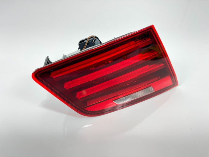 63217306164 LAMPA STOP DREAPTA PE CAPOTA PORTBAGAJ BMW SERIA 5 F10 [1]