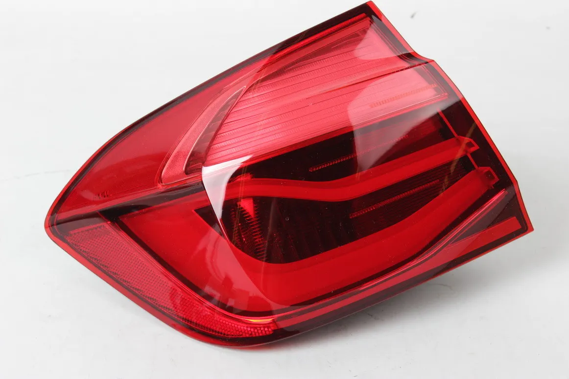 63217369117 LAMPA SPATE ST PE ARIPA BMW SERIA 3 F30 F31 LCI [1]