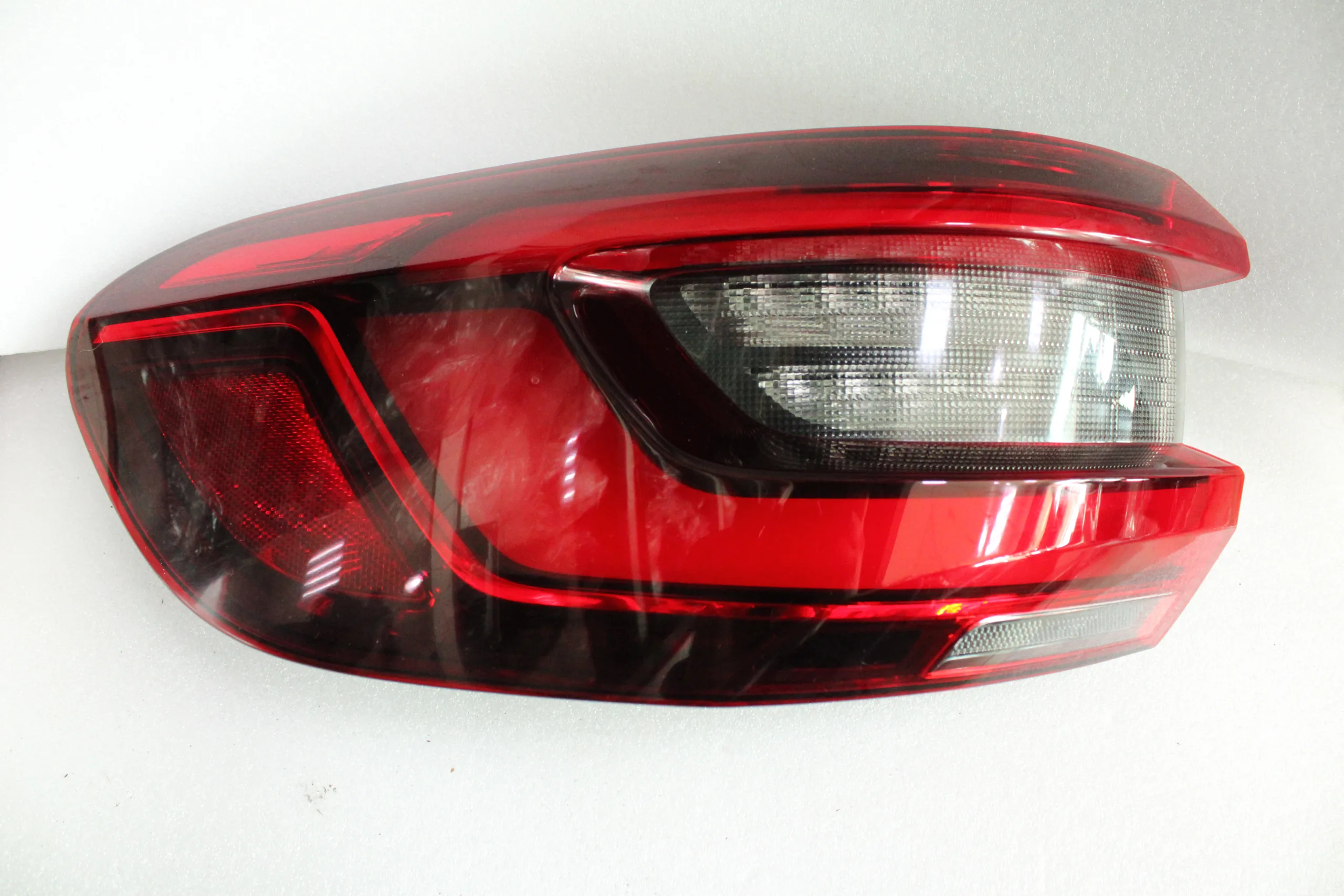 63219448070 LAMPA STOP LED DR - PE ARIPA BMW X5 G05 [1]