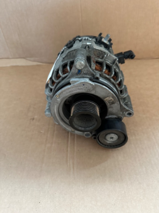 Alternator BMW seria 3,5,7 G20 G30 G11 G12 X5 G05 X6 G06 X7 G07 12318571358 [1]