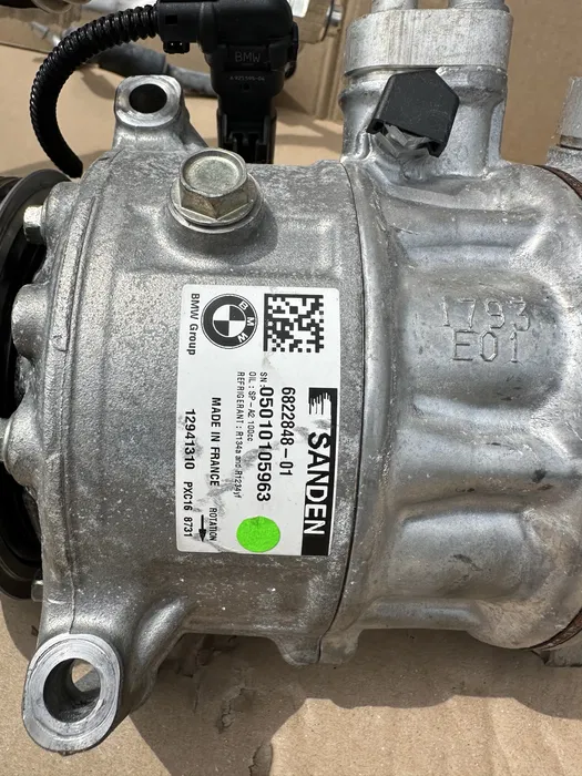 Compresor clima O.E. 64526822848 - BMW SERIA 5,7,8 X5 X6 X7 G30 G11 G12 G14 G05 G06 G07 [1]