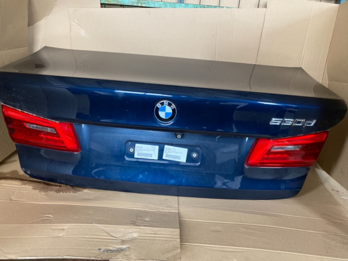 Haion capota portbagaj BMW seria 5 G30 [2]