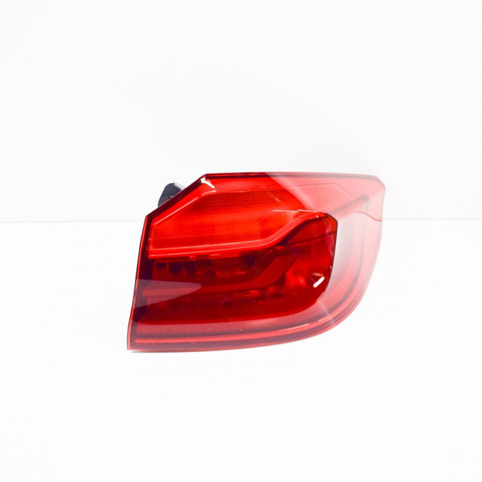 LAMPA STOP DR PE ARIPA O.E. 63217376464 - BMW SERIES 5 (G30/G31) [1]