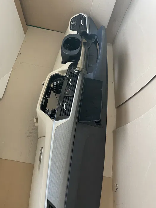 Plansa bord BMW seria 5 G30 G31 G38 O.E. [3]