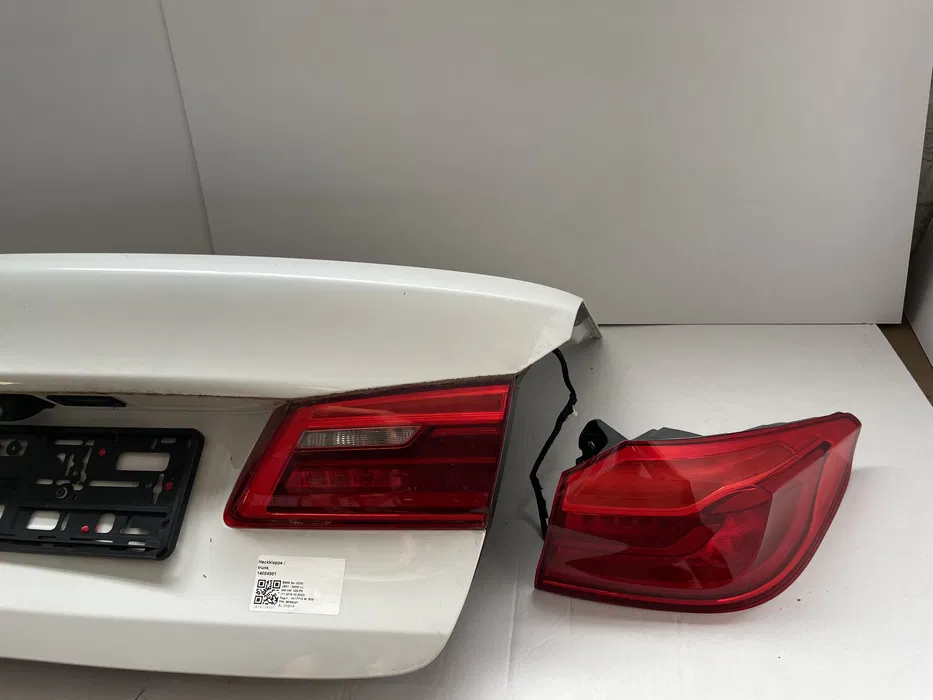 Portbagaj haion BMW seria 5 G30 capota stop camera stopuri O.E. [2]