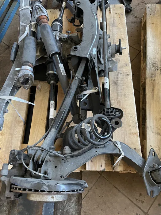 Punte spate BMW X1 F48 X3 F39 [2]