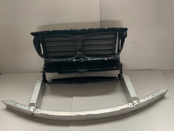 Trager BMW seria 7 F01 F02 F04 [1]