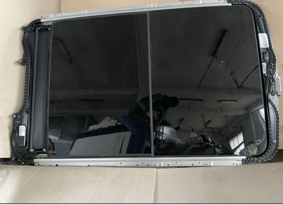 Trapa panoramic BMW X2 F39 [1]