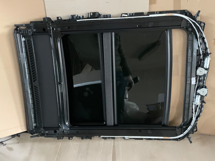 Trapa panoramica BMW seria 5 G31 [2]