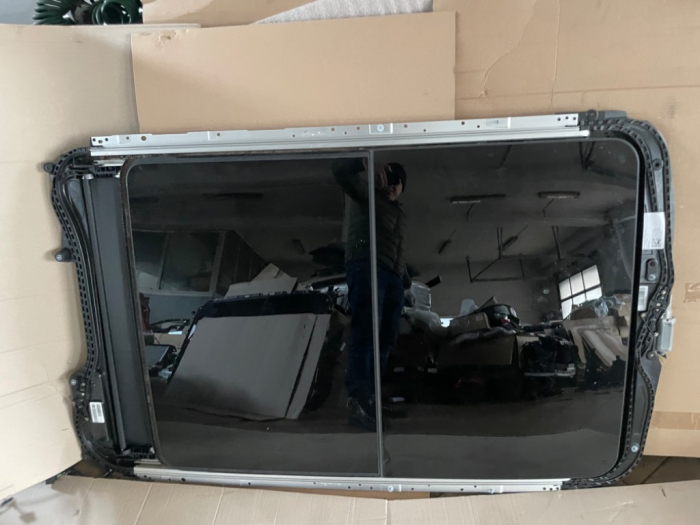 Trapa panoramica BMW X1 F48 [1]