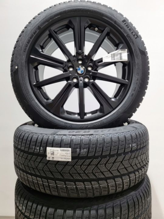 Set roti - 36115A81989 Roata completa de iarna - M Performance Star Spoke 748M - Pirelli Scorpion Winter r-f* (BMW) - 275/45R20 110V XL - TPMS / RDCi - BMW X5 G05 LCI, X6 G06 LCI