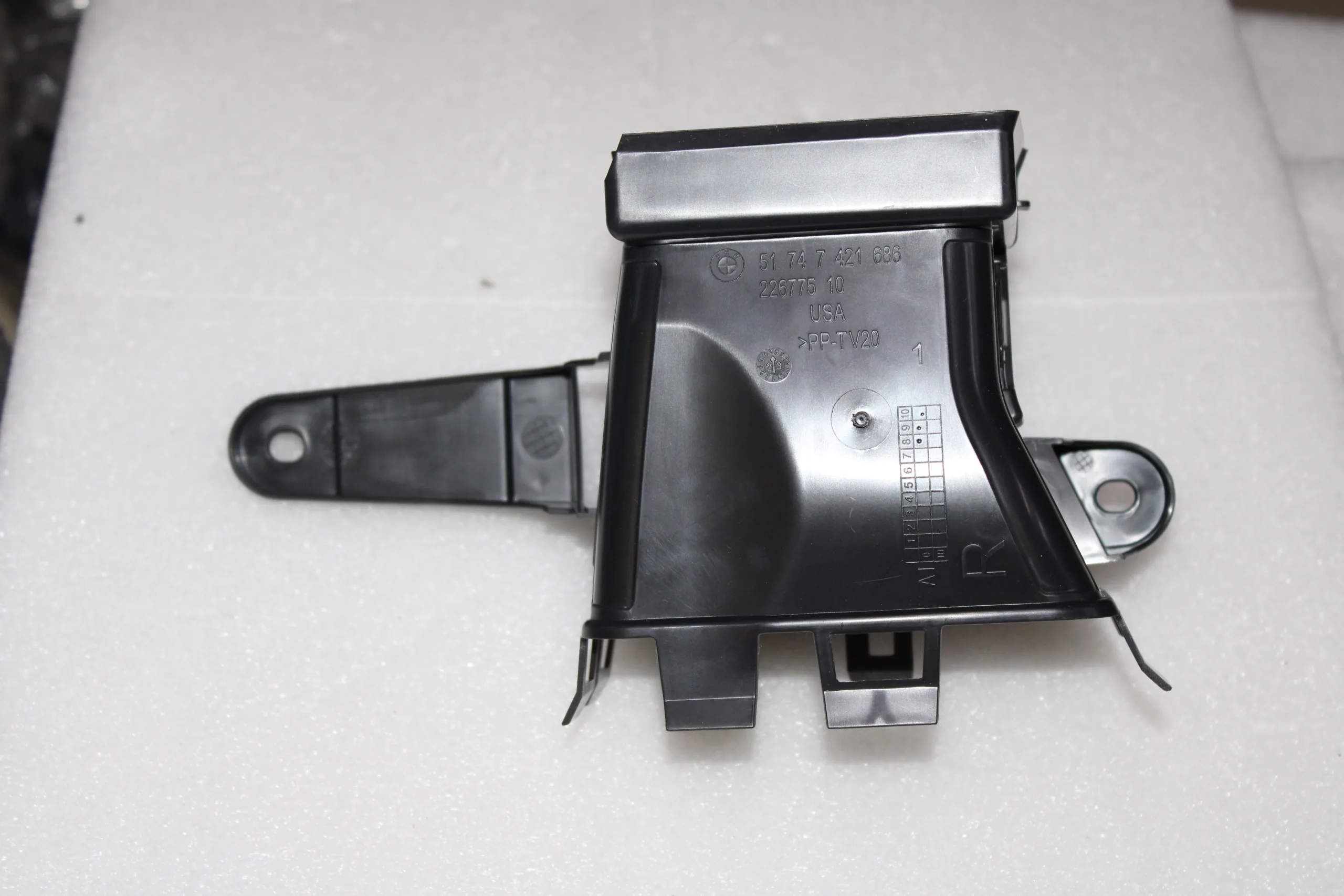 Canal racire - CANAL RACIRE FRANE DREAPTA -O.E. 51747421686 - BMW X5 (G05)