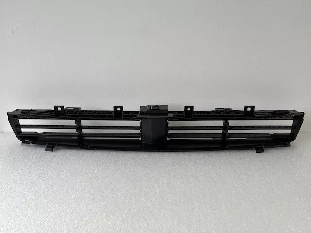 Deflector aer - DEFLECTOR AER INFERIOR CU CLAPETE O.E. 51137497285 - BMW SERIA 5 G30 , G31