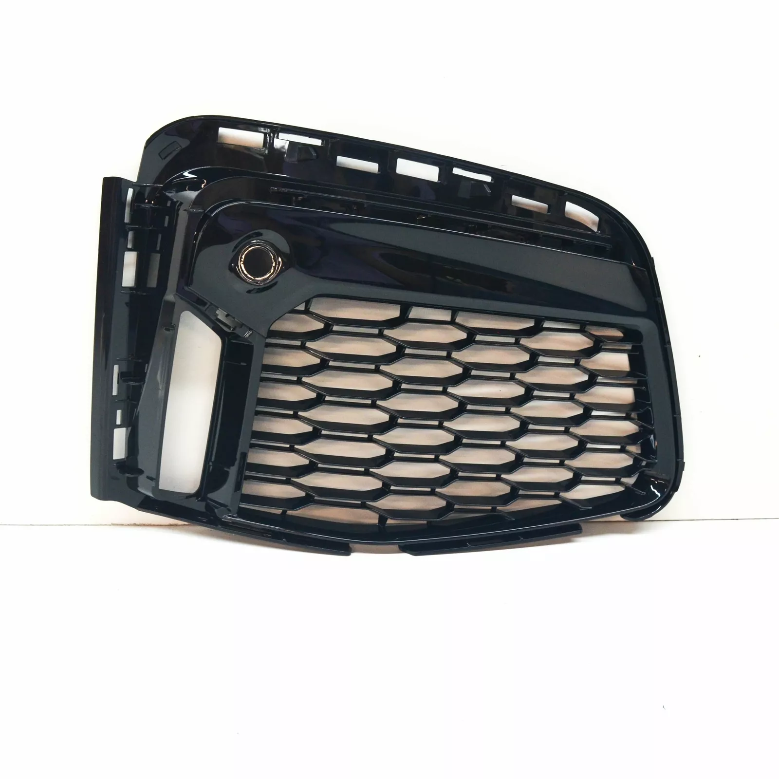 Elemente caroserie - GRILA DREAPTA BARA FATA O.E. 51118074002 - BMW SERIA 7 G11,G12