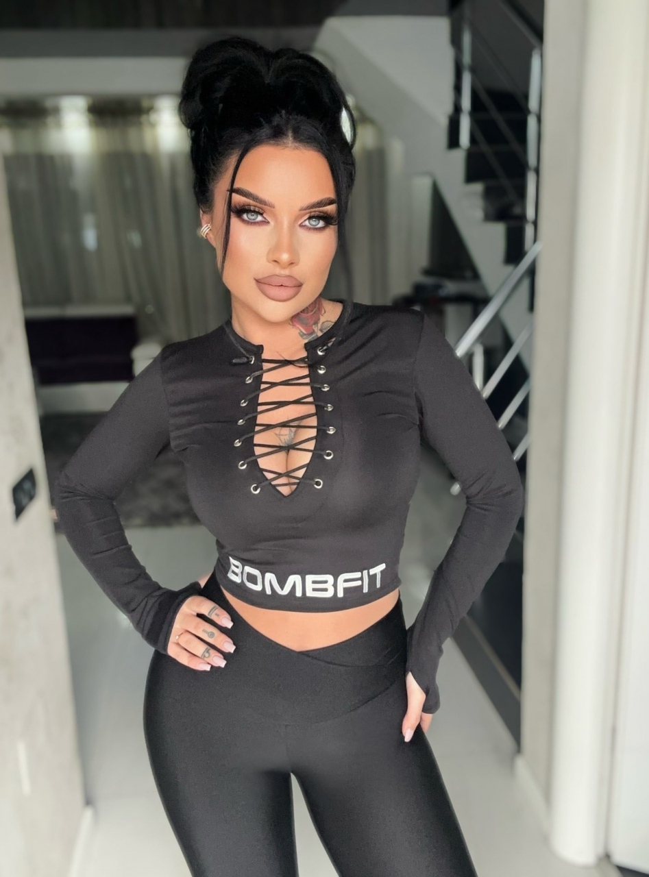 Colanti Luciosi Negri Pentru Femei cu Talie Inalta in V din Lycra Intense Black Premium Modelatori Anticelulitici Elastici Compresivi Efect Push Up | BOMBFIT [18]