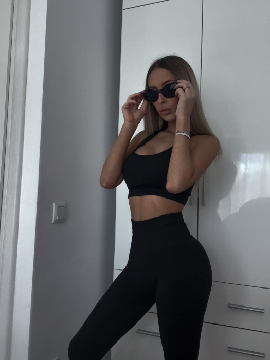 Compleu Negru Dama Black Summer Seamless Fara Cusaturi Scurt Modelator si Compresiv Pentru Fitness Sala Sport | BOMBFIT [9]