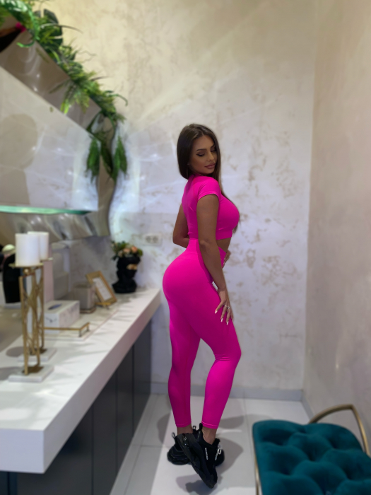 Compleu Roz Neon Dama Vital Pink Seamless Fara Cusaturi Scurt Modelator si Compresiv Pentru Fitness Sala Sport | BOMBFIT [5]