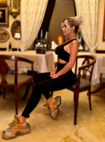 Compleu Negru Dama Black Summer Seamless Fara Cusaturi Scurt Modelator si Compresiv Pentru Fitness Sala Sport | BOMBFIT [4]