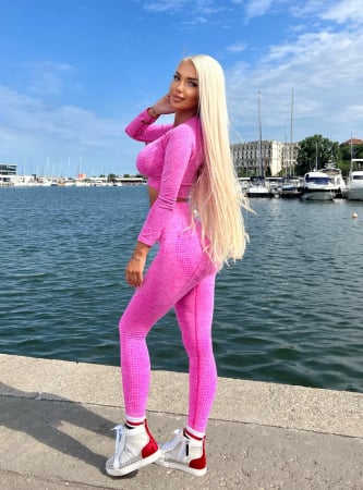 COMPLEURI - Compleu Roz Dama Candy Pink Seamless Fara Cusaturi Modelator si Compresiv Pentru Fitness Sala Sport | BOMBFIT
