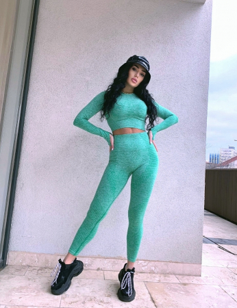 Compleu Verde Dama Spring Green Seamless Fara Cusaturi Modelator si Compresiv Pentru Fitness Sala Sport | BOMBFIT [4]
