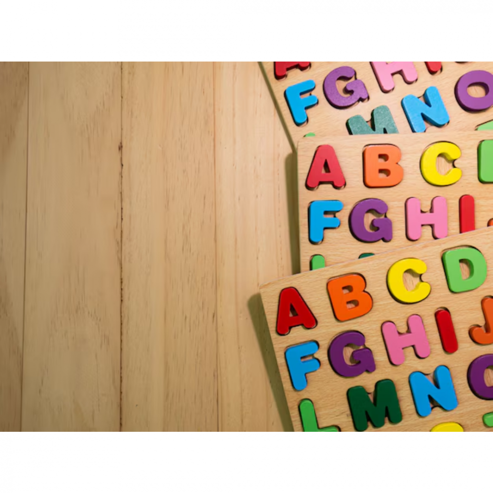 Puzzle alfabet pe placă lemn [7]