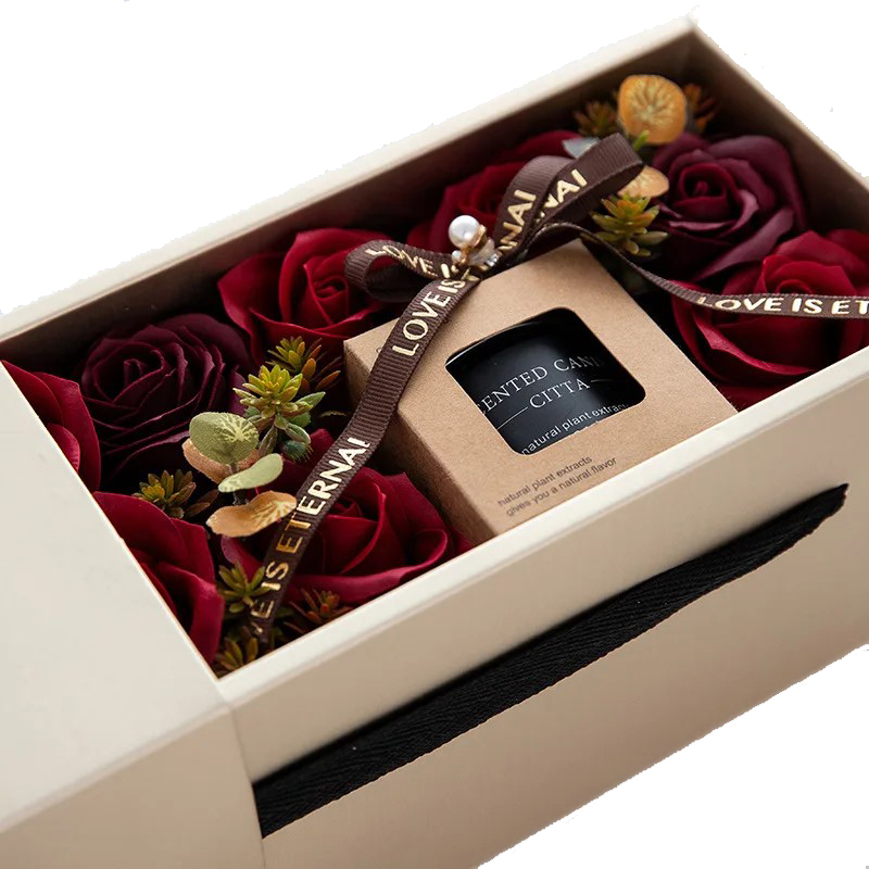Set lumânare parfumată și aranjament floral cu trandafiri din săpun, Roșu [1]