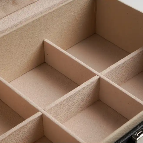 Cutie organizare bijuterii din piele ecologică, cu 2 compartimente, cu încuietoare, Alb [1]