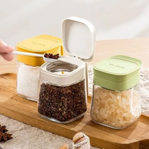 Dozator pentru condimente din sticla cu capac etans si lingurita din plastic, capacitate 300 ml Culoare transparent si capac, Verde [2]