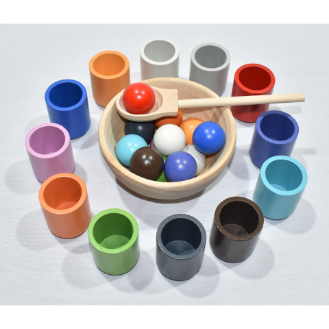 Jucărie din lemn tip Montessori, cu 12 cupe și bile [6]