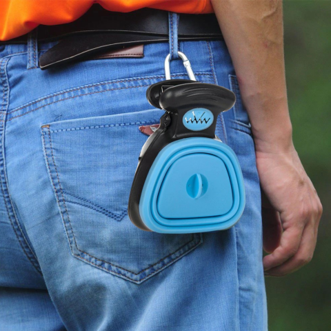 Lopățică tip clește pentru adunat excremente, cu pungi de unică folosință, atașabilă la lesă sau zgardă, albastru/negru [1]