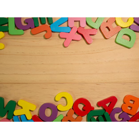 Puzzle alfabet pe placă lemn [4]