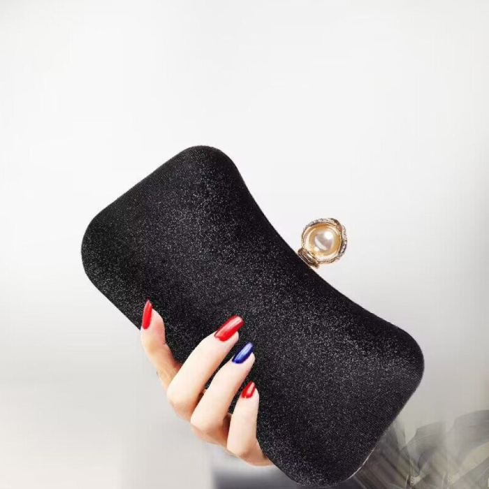 Geantă clutch neagră elegantă cu lanț auriu și închidere tip perlă [2]