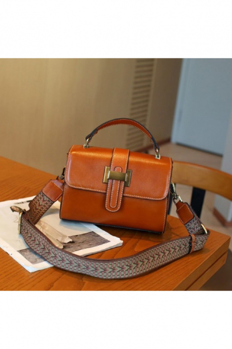 Geanta dama crossbody mica, retro, din piele naturala, cu catarama, model korean, Maro deschis [2]