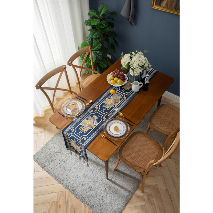 Napron elegant pentru masa, fond albastru cu flori aurii brodate, ciucuri crem si bleu Atlantic, din bumbac si poliester, 33X180cm, tesatura de calitate superioara, design clasic si elegant, Albastru [6]