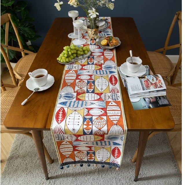 Napron elegant pentru masa, mare, gros, material sintetic, cu forme multicolore de pesti, ciucuri sfera crem si albastru, 33X200 CM [4]