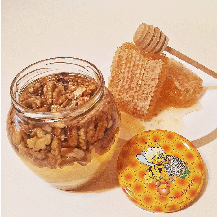 Set 1 Borcan miere salcam cu nuci 750 g, 1 Borcan faguri in miere salcam 750 g, 1bat miere spiralat, Show Bazzz!!! [2]