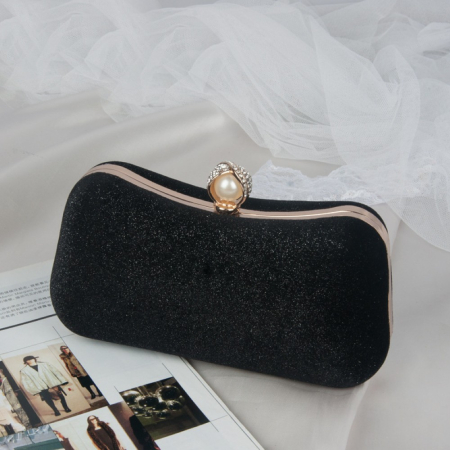 Geantă clutch neagră elegantă cu lanț auriu și închidere tip perlă [4]