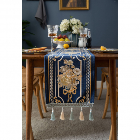 Napron elegant pentru masa, fond albastru cu flori aurii brodate, ciucuri crem si bleu Atlantic, din bumbac si poliester, 33X180cm, tesatura de calitate superioara, design clasic si elegant, Albastru [1]