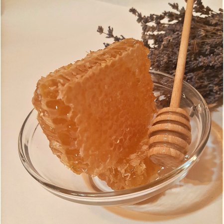 Set Produs Apicol 1Borcan cu miere salcam, 750 grame +1 Borcan faguri in miere salcam,750 grame+ 1 Bat miere spiralat, Miere naturala, Boutique Deluxe, Gust Autentic si Beneficii pentru Sanatate [3]