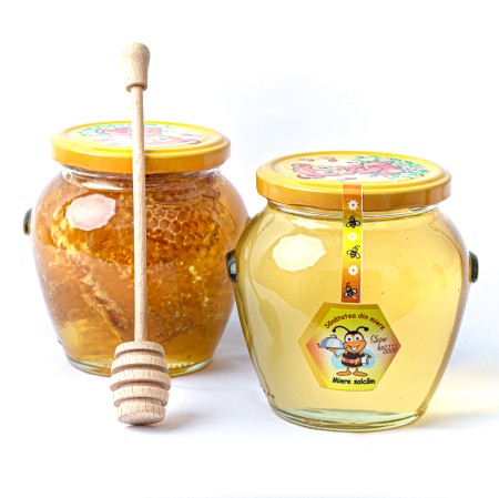 Produse - Set Produs Apicol 1Borcan cu miere salcam, 750 grame +1 Borcan faguri in miere salcam,750 grame+ 1 Bat miere spiralat, Miere naturala, Boutique Deluxe, Gust Autentic si Beneficii pentru Sanatate